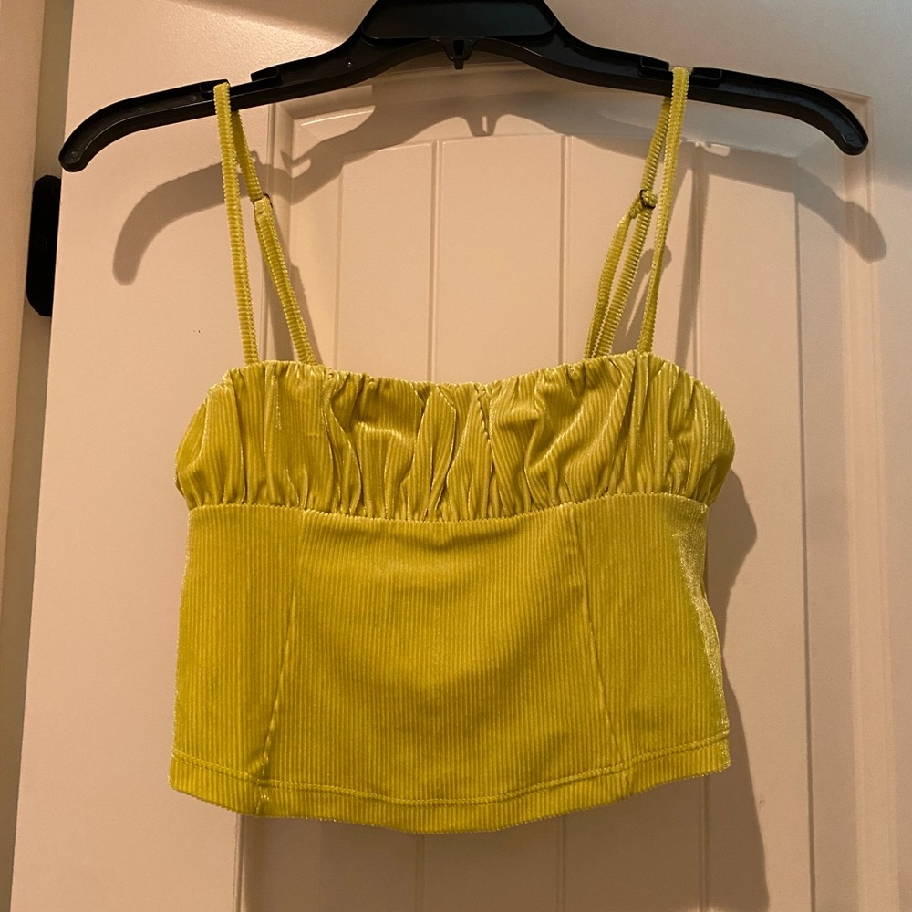 urban outfitters crop top